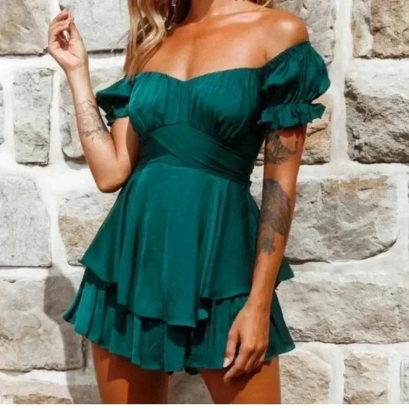 Selfie Leslie Dresses & Skirts - NWT Selfie Leslie. Off the Shoulder Tie Back Romper Forest Green XS